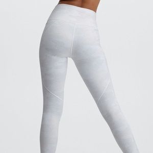 High-Waisted Define Leggings White Heather Camo